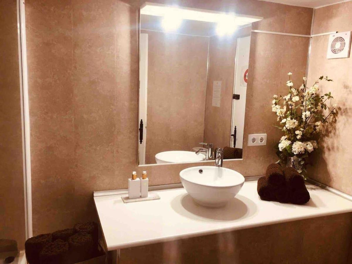 Lovely 2 Bed Apartment In Alcalalí Exterior foto